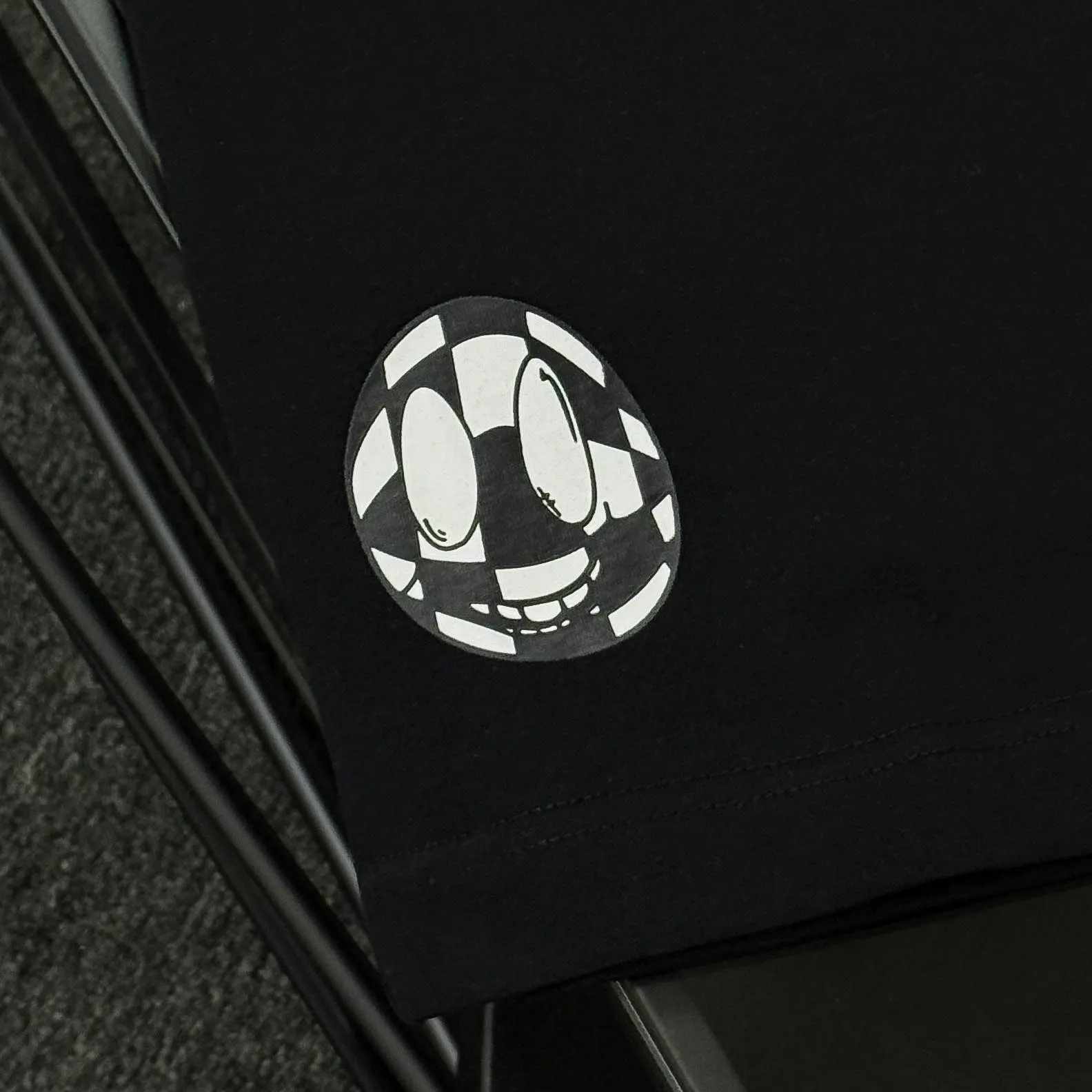 P170 Chrome Hearts Chrome Hearts 25 high version. The fabric is made of 300 grams of high-density cotton. It does not deform or shrink. It has three labels. It is the same style for men and women. Technology: digital printing. Color: white, black, pink. SIZE: S-XL